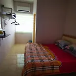 Riqayraa Muslim Homestay